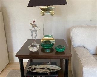 Vintage Lucite and polished brass Karl Springer attr. table lamp. Mid Century Modern rectangular, Greek column form lamp is brass footed and capped. 