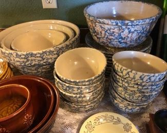 Roseville Spongeware