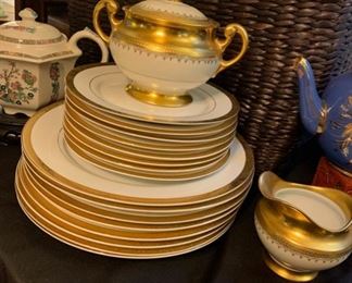 Hutschenreuther China Gold Trim 