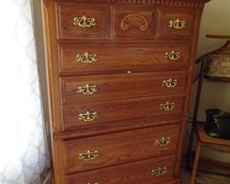 chest of drawers
