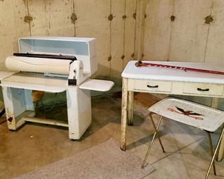Mangle, ironing machine, vintage kitchen table. 