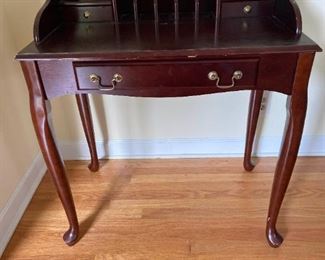 Queen Anne Leg Desk