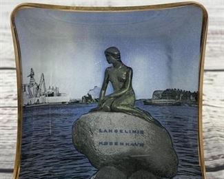 Mini Plate Designed with a Woman Statue on a Rock