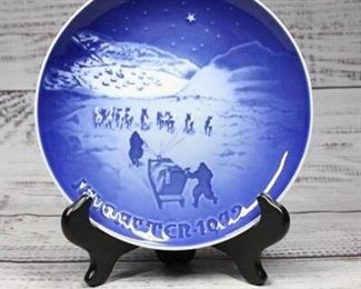 Vintage Bing Grondahl Christmas in Greenland Collector Plate