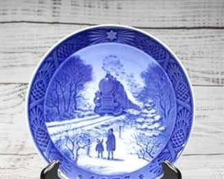 Vintage Bing Grondahl Going Home for Christmas Collector Plate