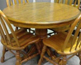 Oak Table w/4 Chairs