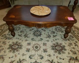 Coffee Table matching Round Rug