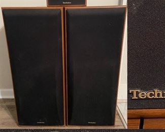 Set of Technics Tower Speakers with Center Speaker
