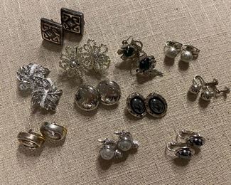 Vintage Clip Earrings 