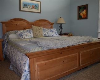 Broyhill King Size Bed