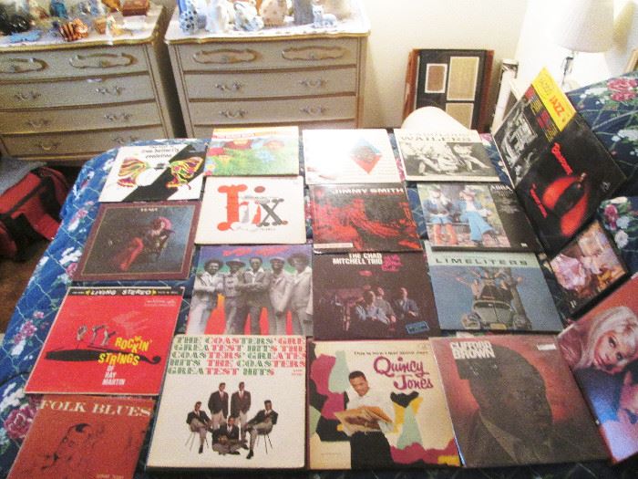 2nd Bed Room--Records--Snoopy Collection