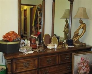 Dresser, lamp and small items