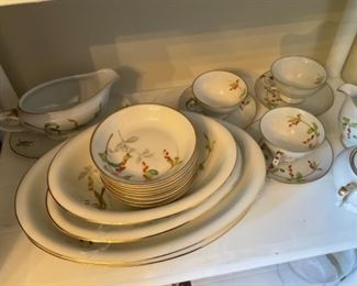 Gorgeous China set, lots of pieces