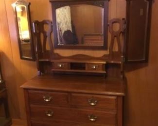Vintage dresser with 3 attached mirrors 