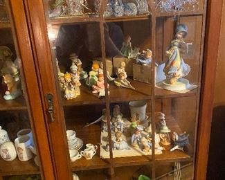 More pictures - China cabinet in LR