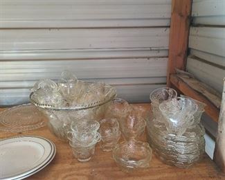 Punch bowl & snack plates - lots of cups