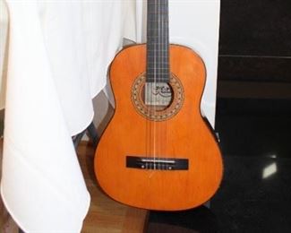 HONDO GUITAR