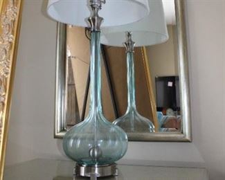 1 OF 2 DECORATIVE MIRRORS & LAMPS