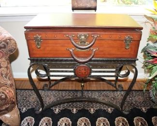 LUGGAGE LOOK ACCENT STORAGE TABLE W/REMOVABLE TRAY