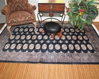 AREA RUG
