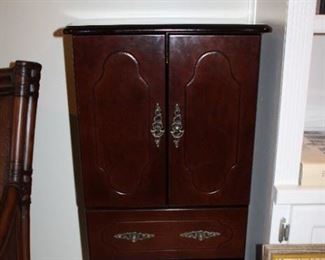 JEWELRY CHEST