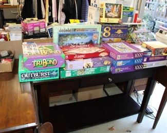BOARD GAMES/PUZZLES