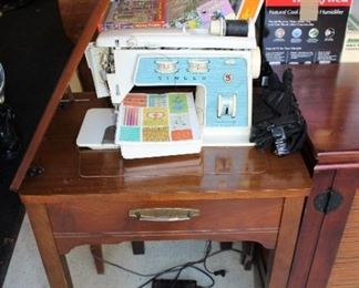 SINGER SEWING MACHINE