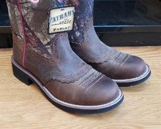 ARIAT BOOTS