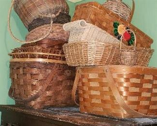 Baskets & picnic baskets