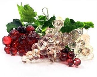 Lot 076
Vintage Glass Grapes