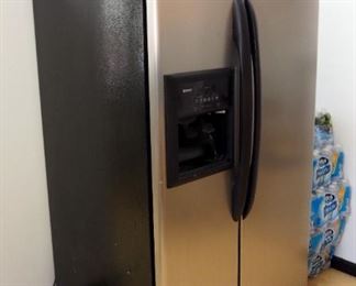 Kenmore French Door Refrigerator, 70" x 36" x 32", With Water And Ice In The Door, Model 106.56536401, Plugged In And Powered On