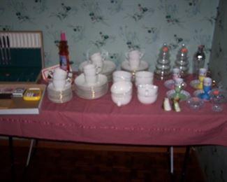 NEWER DINNER SET & OTHER SMALLS