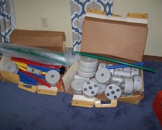 GIANT TINKER TOY SET