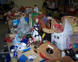 TABLE OF STUFF IN THE GARAGE