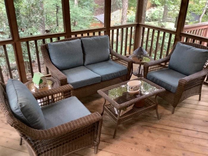 001 Hampton Bay Matching Patio Set