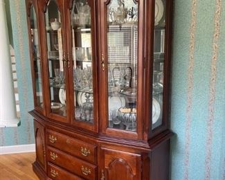 Traditional Curio / China Cabinet
