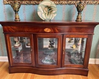 Curio / Display / Cabinet