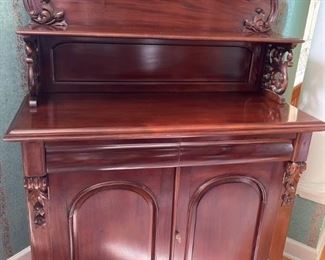 Impressive Sideboard / Buffet