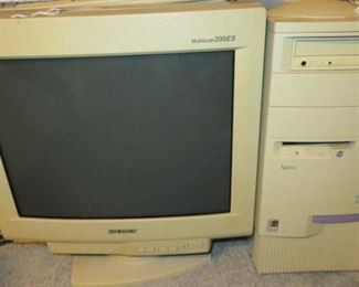 Vintage Sony Trinitron Multiscan 200 ES & IBM Aptiva