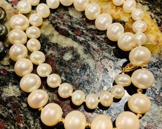 Graduated 14k cultured freshwater pearls.