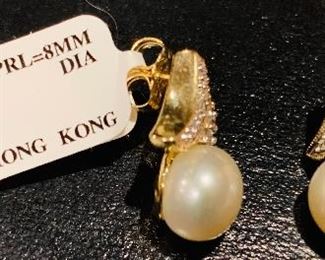 10k diamond 8,, pearl earrings.