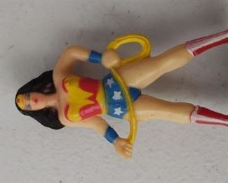 Plastic 1982 Wonder woman cake topper