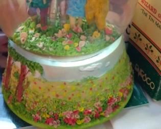 Wizard of Oz snow globe