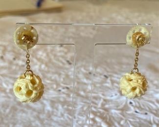 $150 - 14kt yellow gold Bone balls earring drops 