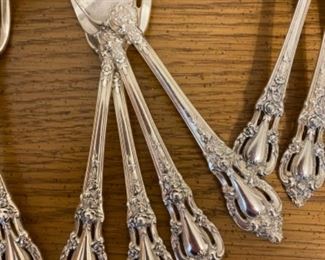 #2___$995
Lunt Eloquence  • 60 pieces  • tw.52.73oz