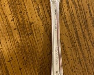 #2___$995
Lunt Eloquence  • 60 pieces  • tw.52.73oz