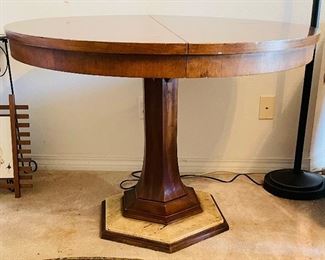 #10___$$245
Thomasville round table with 2 extensions • 30high 40across round
2 leaves  • 16wide each