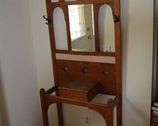Antique oak hall tree, in excellent condition