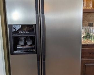 Whirlpool Side by side Refrigerator Mod ED5SHAXML10; Ser SS2546267