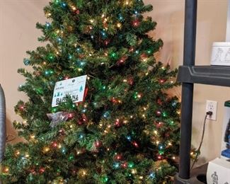 Prelit Christmas Tree (2018)